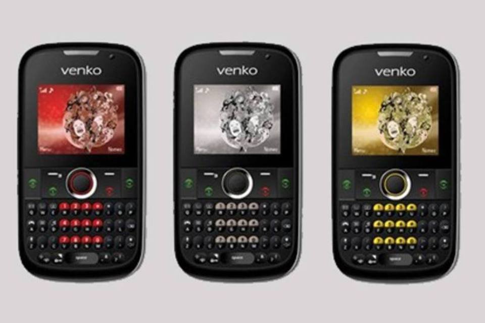 Venko lança celular com entrada para quatro chips