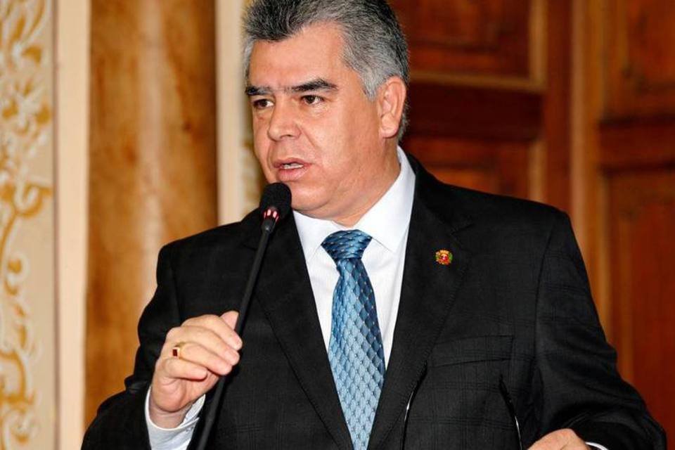 Vereador recebe R$ 11,4 mil, mas diz que paga para trabalhar