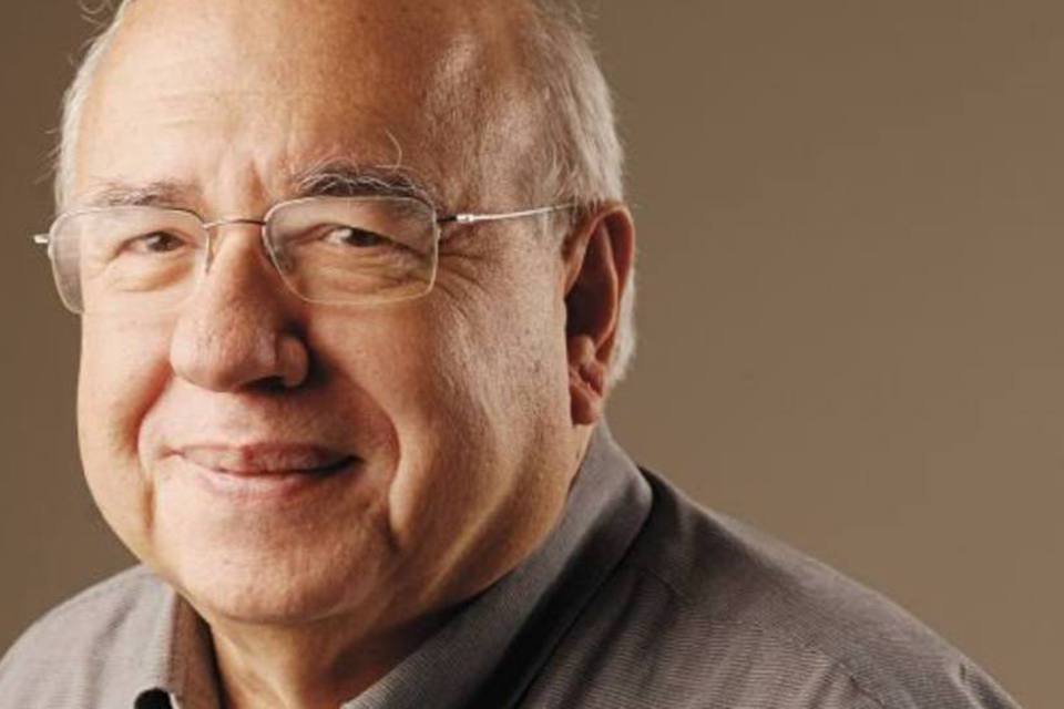 Verissimo é submetido a cateterismo, informa hospital
