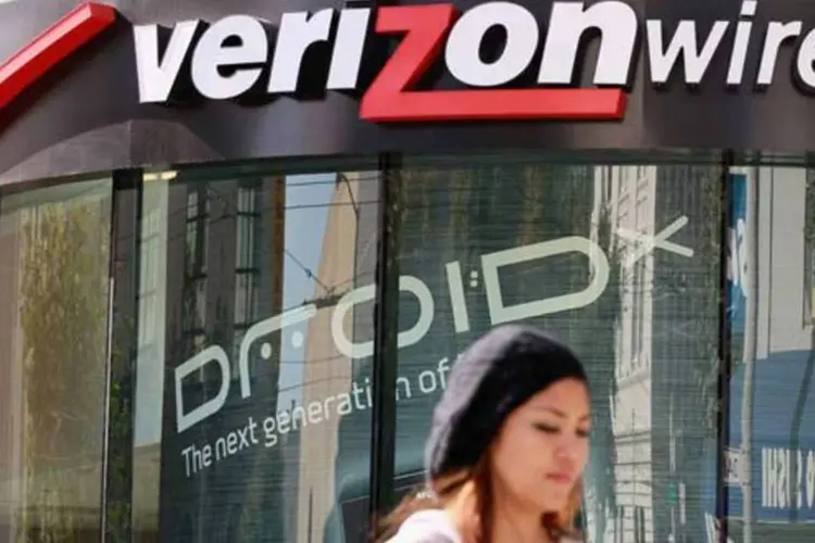 
	Loja da Verizon: empresa registrou lucro de US$ 4,34 bilh&otilde;es no primeiro trimestre de 2015
 (Justin Sullivan/GETTY IMAGES)