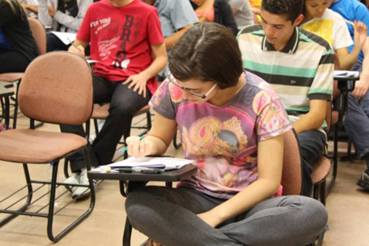 
	Candidatos durante a Fuvest: as quest&otilde;es de Literatura foram as mais dif&iacute;ceis
 (Marcos Santos/USP Imagens)