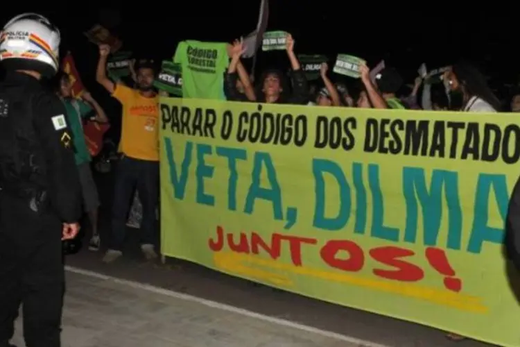A previsão é que a comissão só vote o texto no dia 10 de julho  (Valter Campanato/Agência Brasil)