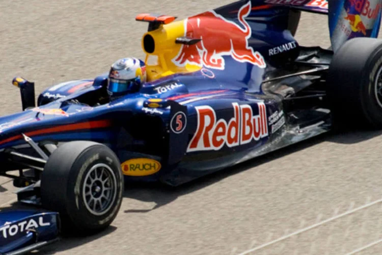 O número 1: com as seguidas vitórias de Vettel, a Red Bull é a marca mais vista na Fórmula 1 (Creative Commons)