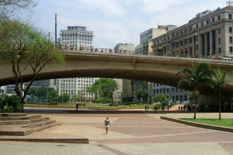 
	Viaduto do Ch&aacute;, no centro de S&atilde;o Paulo
 (Felipe Mostarda)