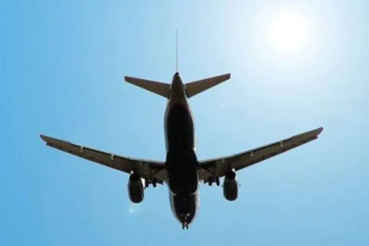 
	Novos voos: empresa vai come&ccedil;ar com a oferta de seguro viagens e de vida para empresas
 (.)