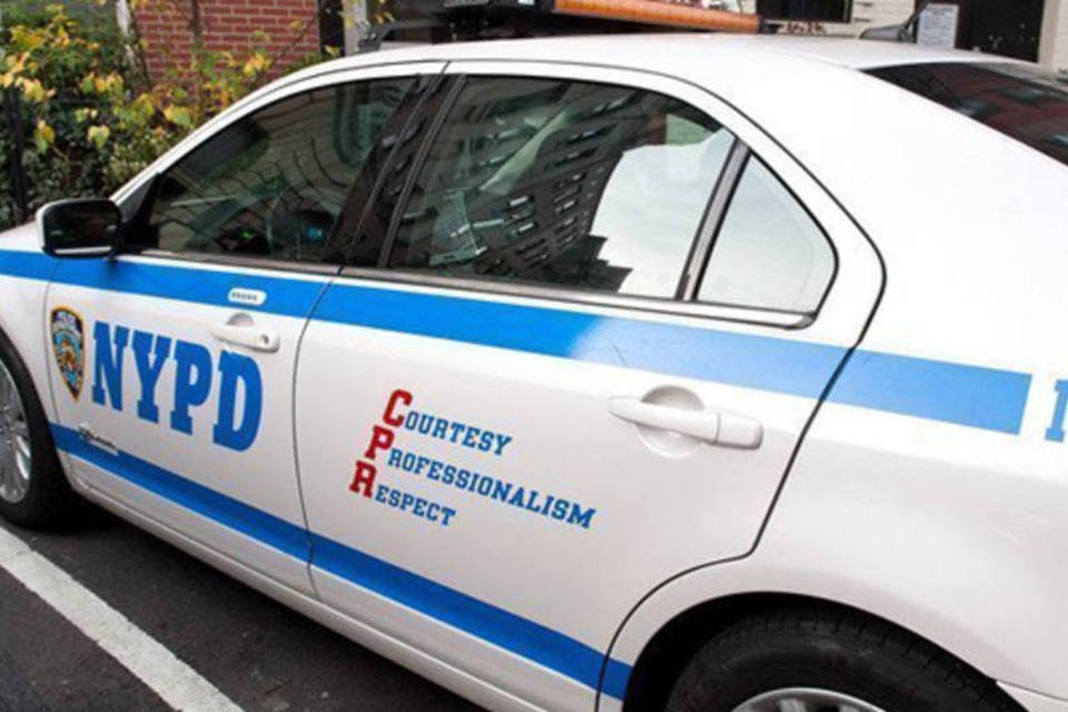 Campanha da polícia de Nova York no Twitter sai pela culatra