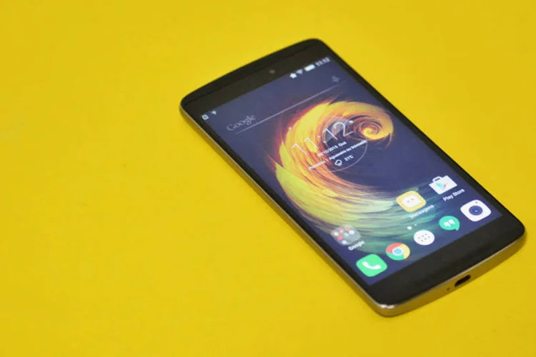Smartphone Lenovo Vibe (EXAME.com)