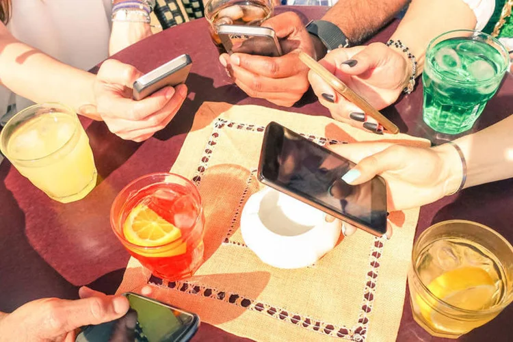 
	Internet: &quot;A internet &eacute; como um grande amigo que sabe tudo e est&aacute; acess&iacute;vel a todo momento&quot;
 (Thinkstock)