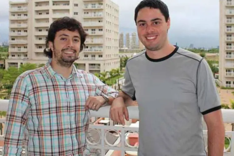 
	Victor Noda e Marcelo Marques, s&oacute;cios da Mobly
 (Divulgação/Mobly)