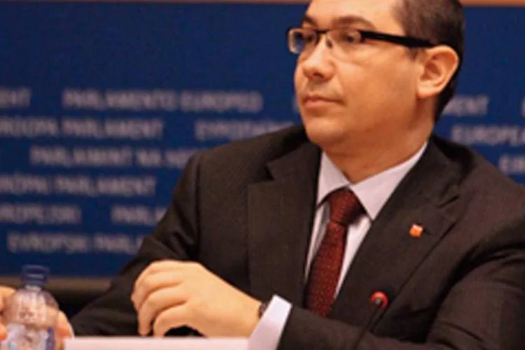 
	Victor Ponta: cerca de 20 mil pessoas foram ontem &agrave;s ruas em Bucareste para exigir sa&iacute;da de Ponta e a do ministro do Interior
 (Flickr/Creative Commons)