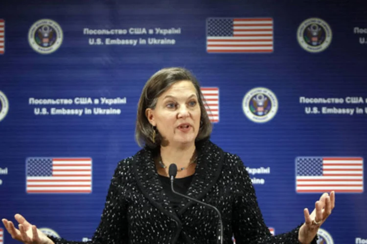 
	Victoria Nuland, importante representante do Departamento de Estado dos EUA na Ucr&acirc;nia, durante uma coletiva de imprensa em Kiev
 (Gleb Garanich/Reuters)