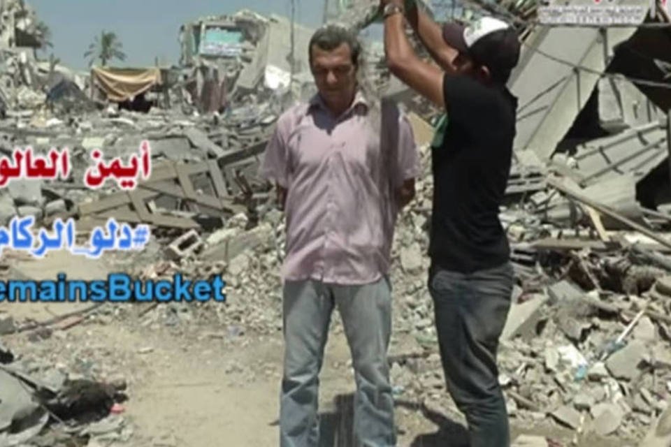 Palestino cria desafio do balde de entulho em atenção à Gaza