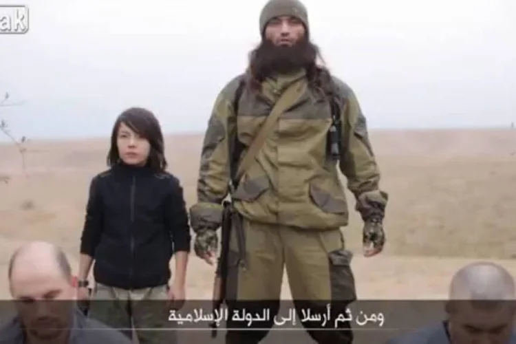Vídeo do EI: russos foram identificados como Mamayev Yasenjanovich e Ashimov Nikolayavich (Reprodução/Live Leak)