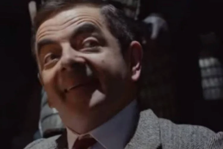 Mr. Bean e Snickers: vídeo aposta no bom humor para transmitir a informação (Reprodução/YouTube/adsoftheworldvideos)