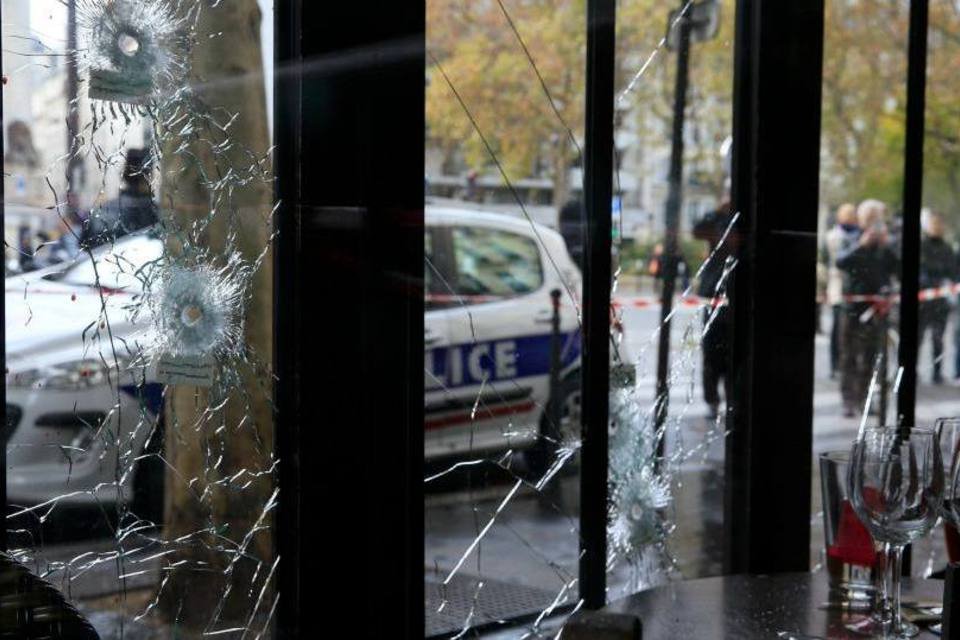 Bélgica prolonga prisão de suspeito de atentados de Paris