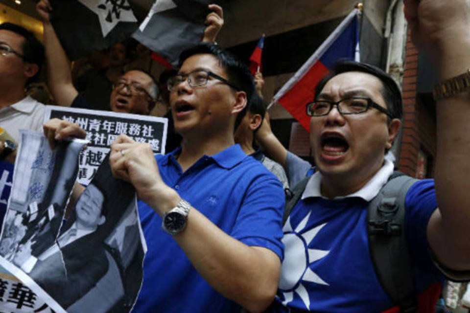 China tira cidadãos do Vietnã; Hanói tenta conter protestos