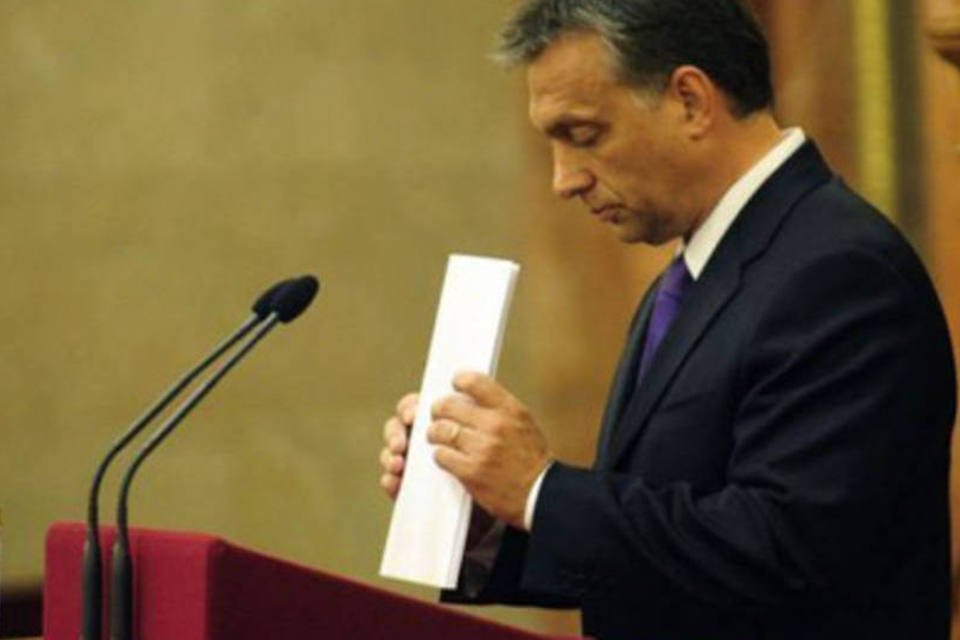 Moeda húngara cai depois de advertência da UE e FMI