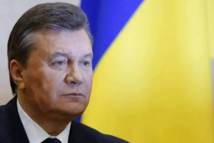 
	Viktor Yanukovich: &quot;fa&ccedil;o um apelo a todos os cidad&atilde;os sens&iacute;veis da Ucr&acirc;nia: n&atilde;o cedam aos impostores! Exijam um referendo sobre o status de cada uma das regi&otilde;es dentro da Ucr&acirc;nia&quot;
 (Maxim Shemetov/Reuters)