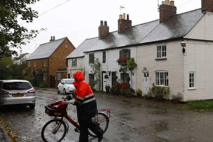 Vila onde morava Brenda Leyland: órgão regulador das emissoras britânicas disse que está analisando a reportagem da Sky (Darren Staples/Reuters)