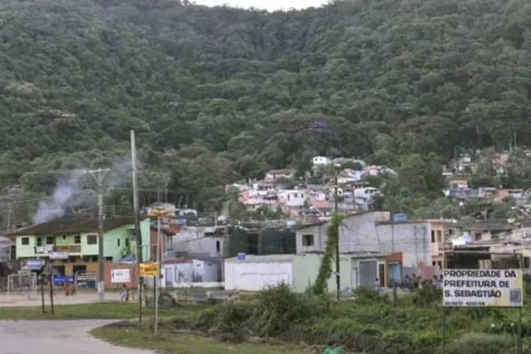 Favela em São Sebastião, litoral de São Paulo: área de risco geológico (DIVULGAÇÃO)