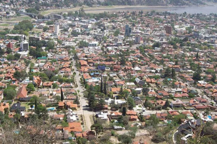 
	Villa Carlos Paz, na Argentina: O diretor do cemit&eacute;rio da cidade disse que o animal ganhou o carinho de todos que trabalham no local
 (Wikimedia Commons)