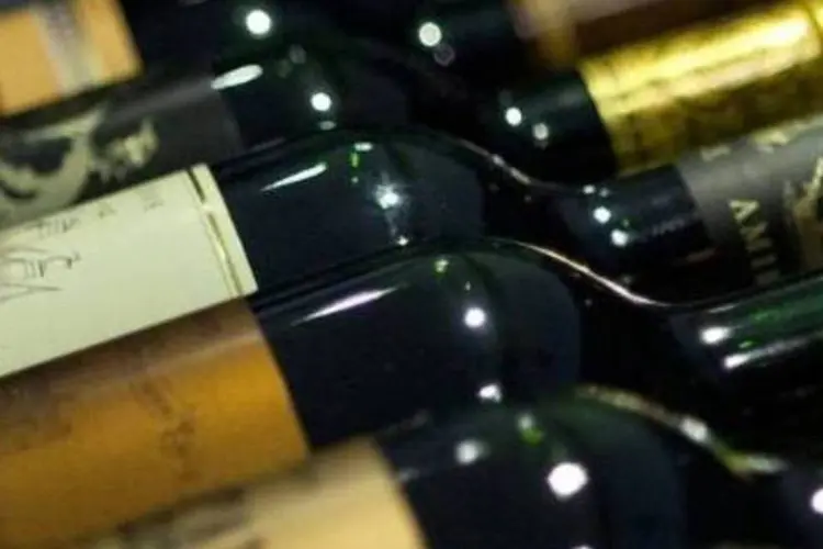 
	Vinho: garrafas de grandes vinhos toscanos eram enchidas com vinhos de mesa de um euro
 (AFP/AFP)