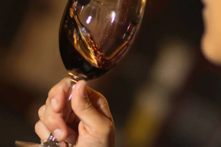 
	Ricardo Eletro: rede fechou parceria para vender vinho por meio de seu e-commerce
 (Joe Raedle/Getty Images)
