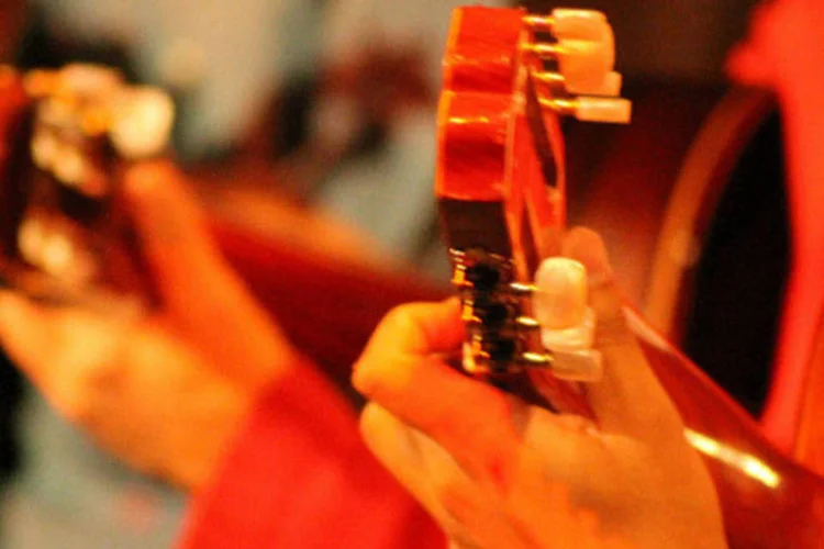 90% dos produtos musicais vendidos no país são importados: o faturamento ficou em R$ 935 milhões no ano passado, 15% a menos que em 2014 (Movimento Sincopado/Reprodução)