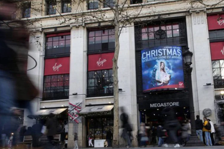 Virgin na Champs-Elysees (AFP/ Joel Saget)