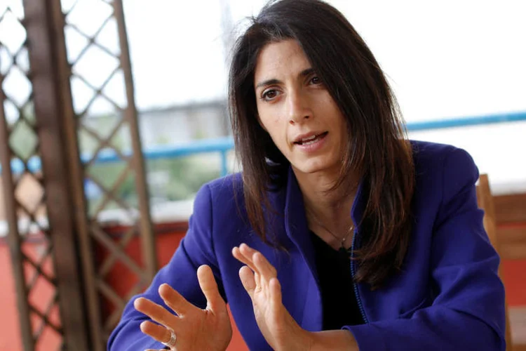 
	MS5: uma vit&oacute;ria clara parece se desenhar para Virginia Raggi, que j&aacute; citou no domingo &agrave; noite os &quot;ventos da mudan&ccedil;a&quot; para a capital italiana
 (Tony Gentile / Reuters)