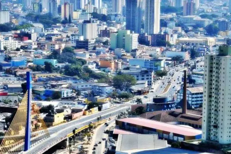 
	Vista da cidade de Guarulhos: de acordo com um dos oper&aacute;rios da obra, apenas um homem poderia estar no pr&eacute;dio quando ele desabou
 (Humanoo/Wikimedia Commons)