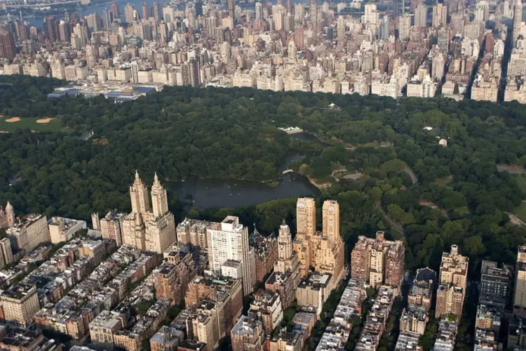 
	Pr&eacute;dios residenciais cobrem o lado leste e oeste do Central Park, na ilha de Manhattan, Nova York
 (Keyur Khamar/Bloomberg)