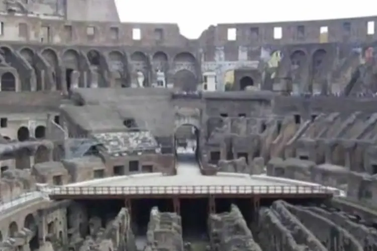 Interior do Coliseu, em Roma, visto pelo Google Maps (Reprodução)