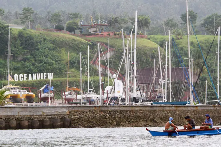 
	Vista do resort nas Filipinas onde turistas foram sequestrados: &quot;Os estrangeiros eram visivelmente seu alvo. Ningu&eacute;m reivindicou estes sequestros ou pediu um resgate&quot;
 (Reuters / Dennis Jay Santos)