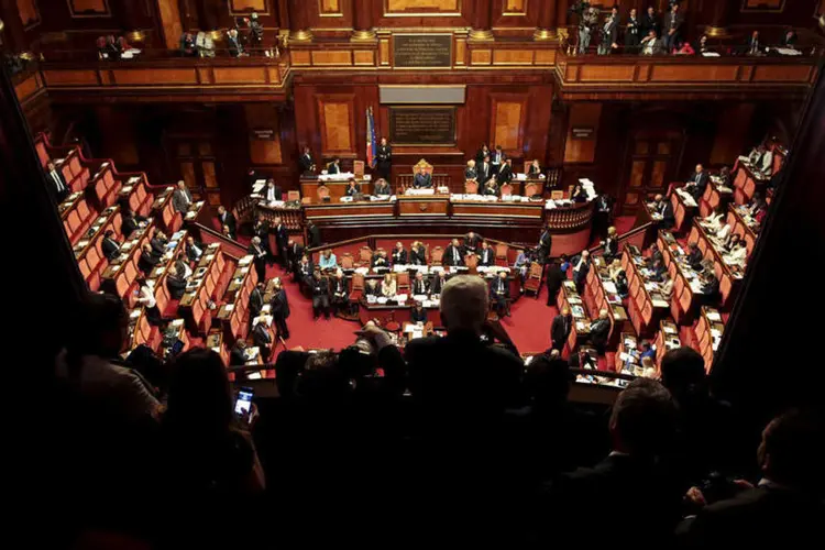 
	Vista do Senado da It&aacute;lia em Roma: a oposi&ccedil;&atilde;o de esquerda, parte da centro-direita e o movimento Cinco Estrelas n&atilde;o participaram da vota&ccedil;&atilde;o
 (Reuters / Tony Gentile)