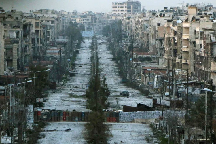 
	S&iacute;ria: os bombardeios russos tamb&eacute;m causaram a morte de pelo menos 2.229 membros do EI e de 1.942 combatentes da Frente al Nusra -filial s&iacute;ria da Al Qaeda
 (Hosam Katan / Reuters)