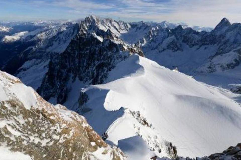 Alpinistas e guia morrem no maciço do Montblanc