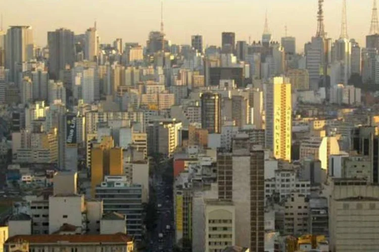 
	P&ocirc;r-do-sol em S&atilde;o Paulo: 35,7&ordm;C foi a segunda maior temperatura j&aacute; registrada no inverno
 (HERNAN REIG)