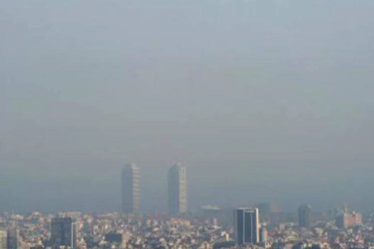 
	Barcelona com nuvem de polui&ccedil;&atilde;o: a exposi&ccedil;&atilde;o aos outros principais poluentes causou ao redor de 75 mil e 17 mil mortes prematuras
 (AFP)