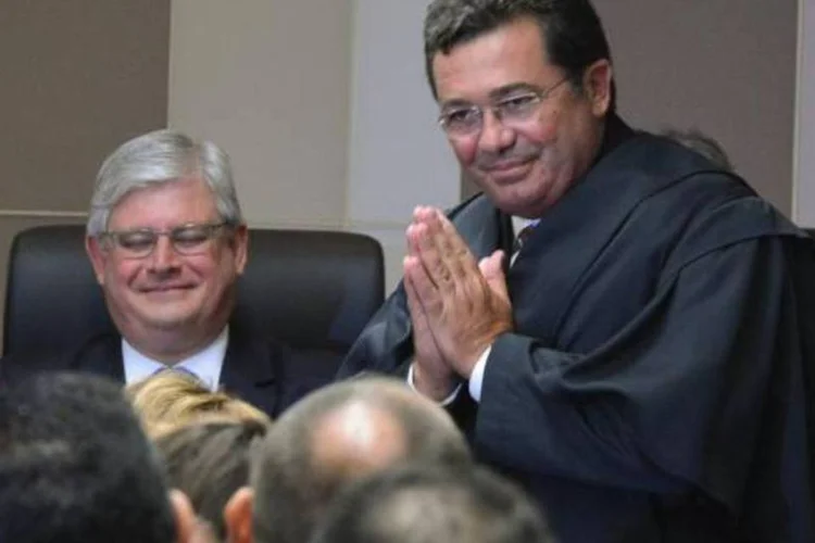Ex-senador paraibano diz que criação de mais uma CPI no Congresso para apurar irregularidades na Petrobras
não significa que comissão presidida por ele não tenha alcançado objetivos (Antonio Cruz/ Agência Brasil)