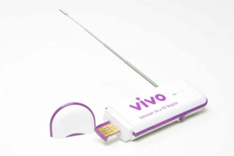 Modem de acesso à rede 3G da Vivo: empresa quer ampliar o acesso a quatro novos municípios por dia (Marcelo Kura/Info)