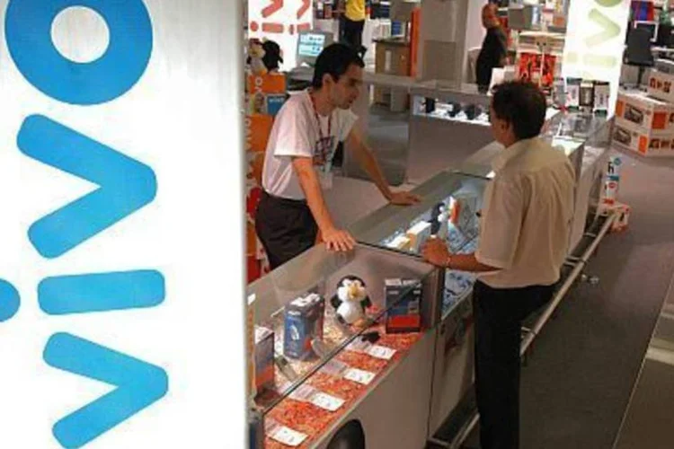 Vivo: operadora passa agora a ser controlada pela espanhola Telefônica (.)