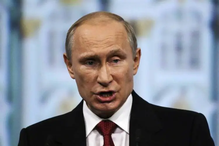 
	Presidente da R&uacute;ssia, Vladimir Putin, discursa na cidade de S&atilde;o Petersburgo
 (Sergei Karpukhin/Reuters)