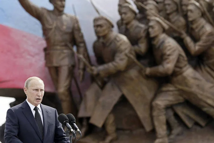 Presidente da Rússia, Vladimir Putin, discursa em inauguração de monumento em Moscou (Yuri Kochetkov/Reuters)
