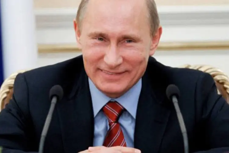 
	O primeiro-ministro russo, Vladimir Putin: apoio &agrave; pol&iacute;tica do chefe do Kremlin subiu 9,7 pontos percentuais a partir da crise na Ucr&acirc;nia&nbsp;
 (Yana Lapikova/AFP)
