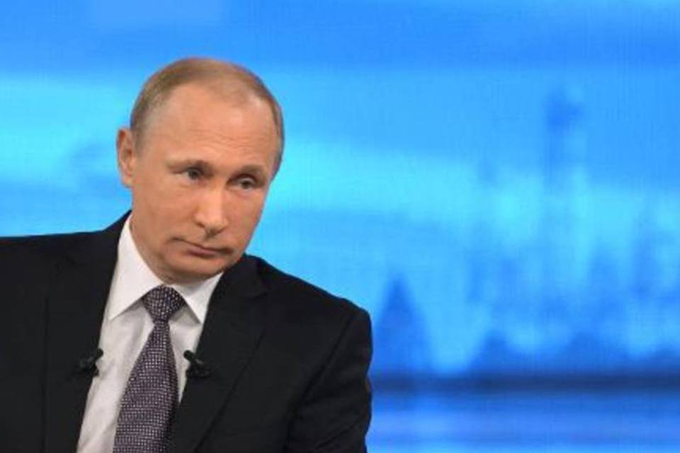 Putin diz que economia russa superou "pico" das dificuldades
