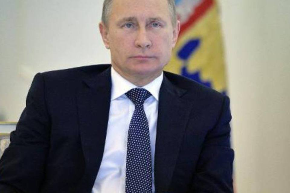 Putin reconhece que comandou anexação da Crimeia