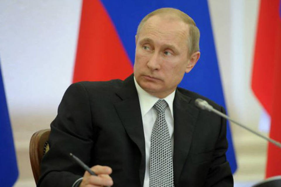 Reino Unido diz que Putin age como "tirano" sobre Ucrânia