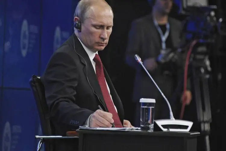 Vladimir Putin: sanções "se voltam contra os países que as impõem", disse (Mikhail Klimentyev/RIA Novosti/Kremlin/Reuters)