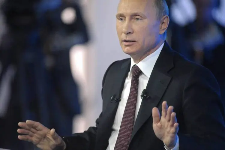 Vladimir Putin: segundo a lei, filólogos serão os encarregados de determinar se as palavras ou expressões usadas em cada caso são motivo de punição (Alexei Druzhinin/RIA Novosti/Kremlin/Reuters)